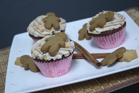 gingerbread cupcakes with cinnamon cream cheese frosting